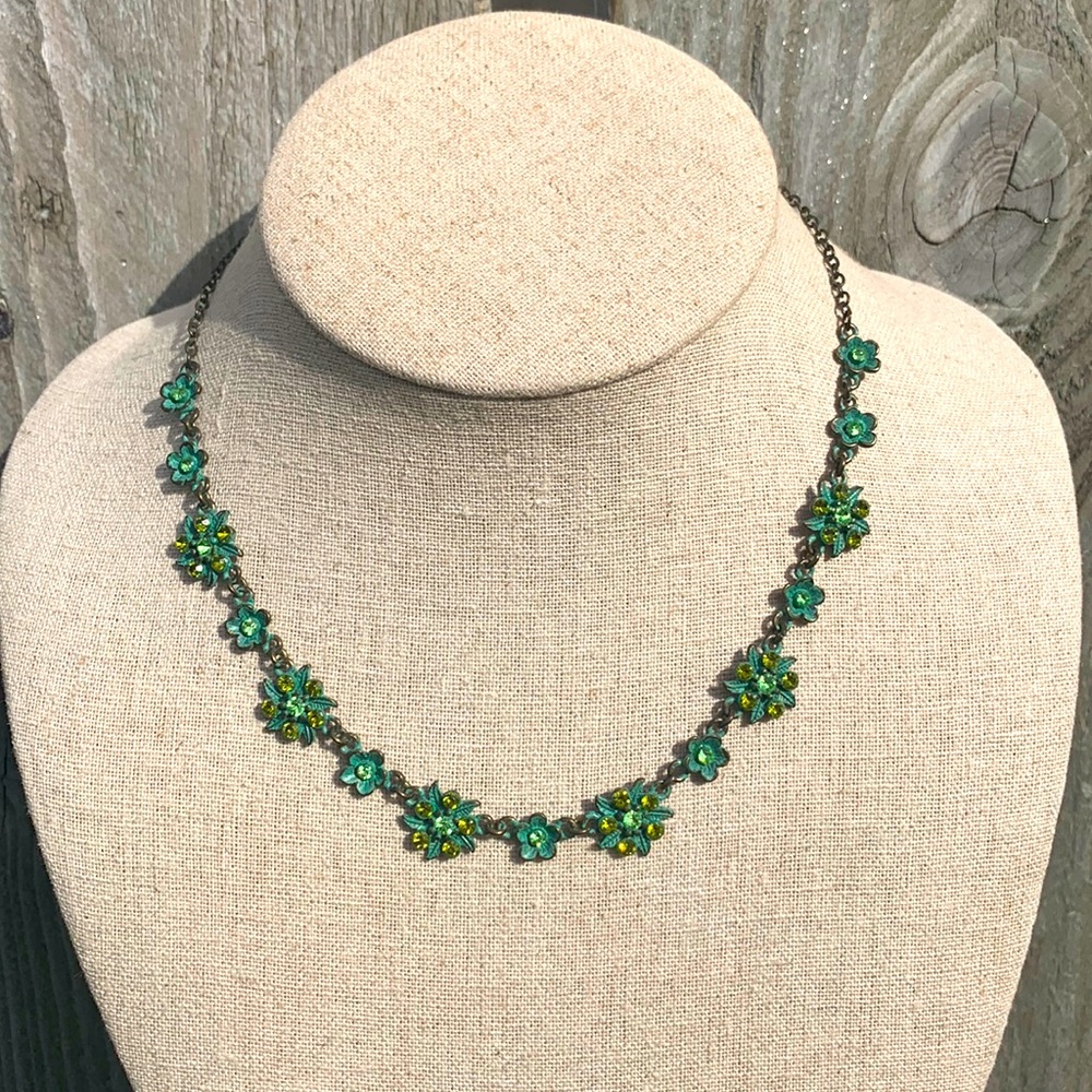 Green floral necklace Victorian